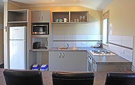executive 1-bedroom apartment - full kitchen